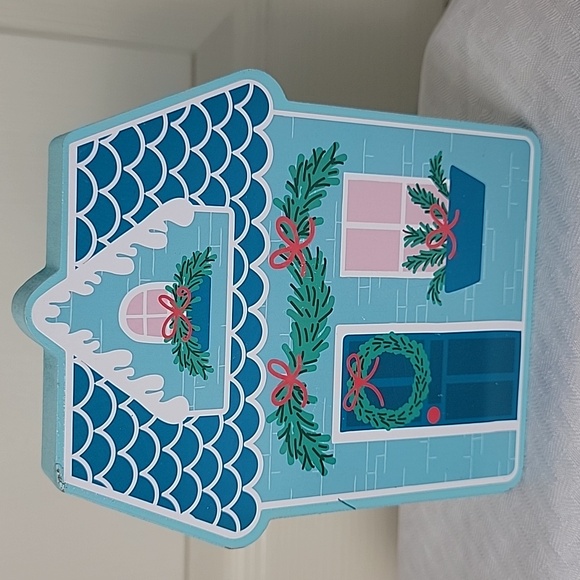 Christmas Wooden Block Village with Snowflake 4pc set - Picture 9 of 9